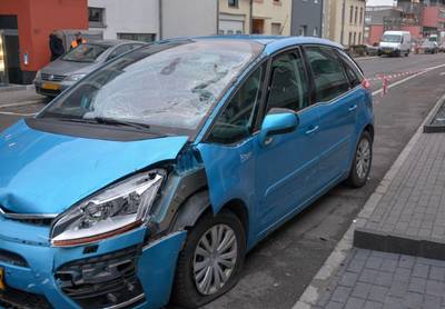 Man rijdt in op groep voetgangers in Luxemburg en doodt zijn eigen kind