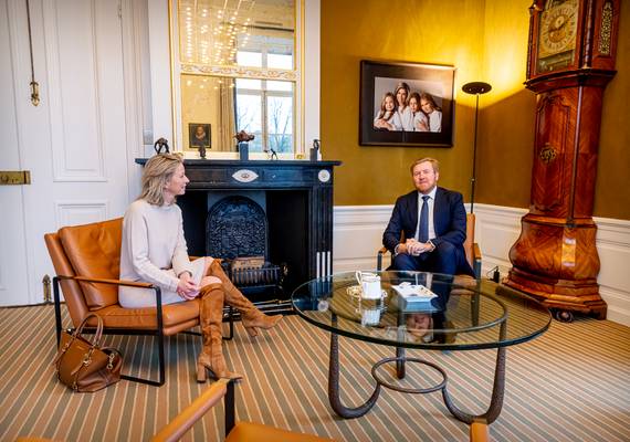 Deze prachtige foto van koningin Máxima en de prinsesjes zagen we nog niet eerder