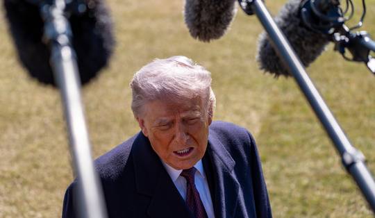 Trump ontevreden over onderhandelingen met Iran, sluit militaire actie niet uit: ‘Ik wil het niet, maar soms moet je wel’