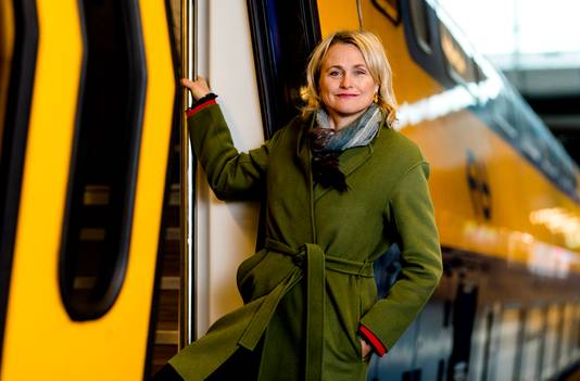 Marjan Rintel, de aanstaand president-directeur van de Nederlandse Spoorwegen, wil reizigers verleiden over te stappen van het vliegtuig naar de trein voor kortere afstanden.