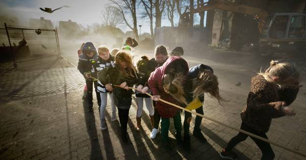 Leerlingen Fonkeling Spoordonk halen gymhal neer | Kempen - Eindhovens Dagblad
