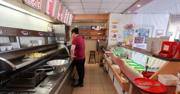 "Familie Jiang van Nicky hevig geschrokken door overval met mes; daders droegen zwarte mondkapjes” ?@ED_Regio?  Een mondkapje als vermomming, simpel en effectief.