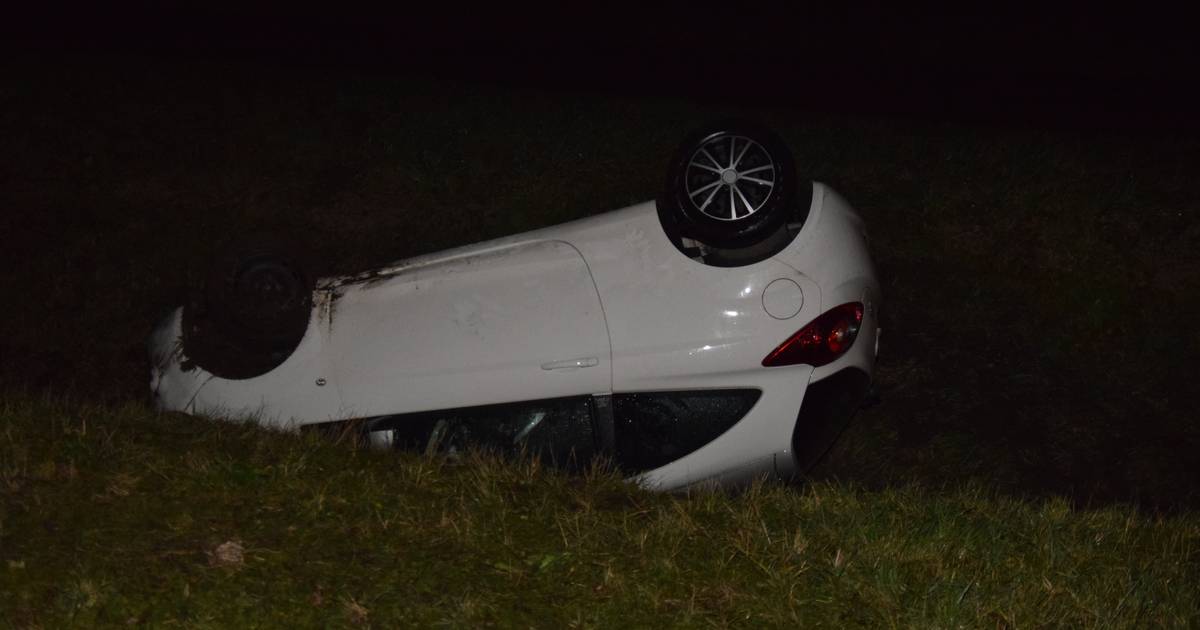 Automobilist raakt gewond bij ongeval in Axel .