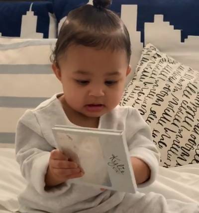 Kylie Jenner zet dochter (9 maanden) in om cosmeticamerk te promoten