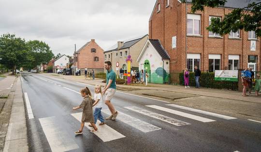 Steeds meer dorpsscholen gaan definitief dicht: ‘Het hele dorpsleven clustert rond de school’