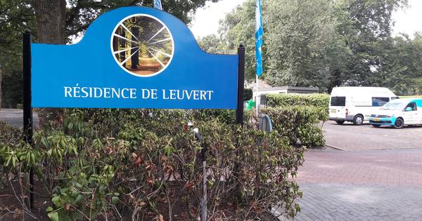 Ruzie over honden op camping in Cromvoirt; aangehouden man wilde met moker slaan - BD.nl