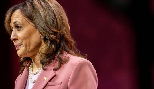 Trump zaait twijfel over identiteit Harris, juist om zwarte kiezers over de streep te trekken