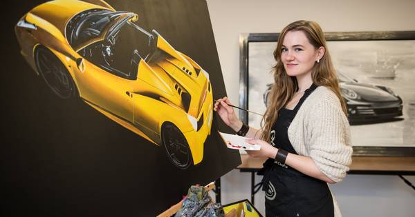 Twentse Brigitt (25) maakte werk van haar hobby: auto's schilderen - Tubantia