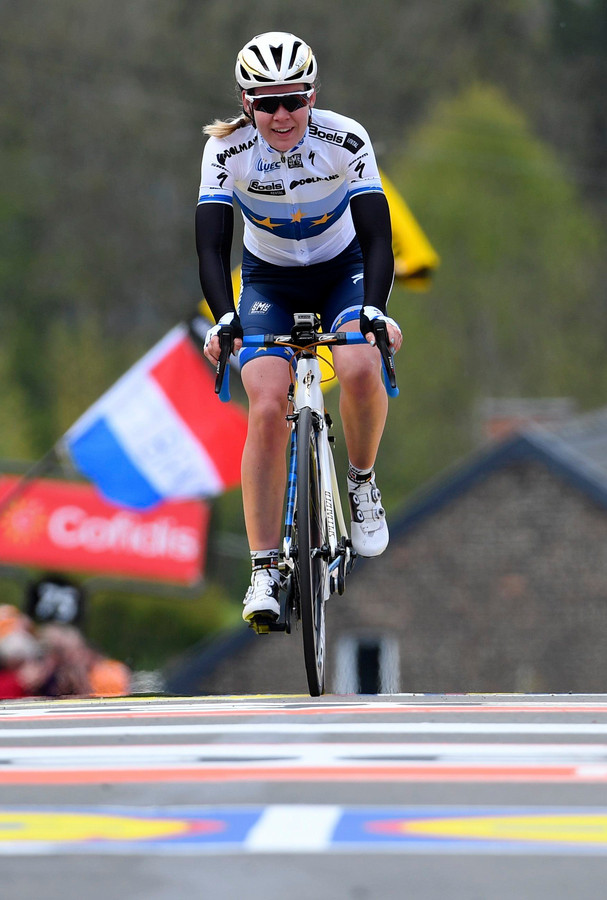 Van der Breggen wint ook Waalse Pijl | Foto | AD.nl