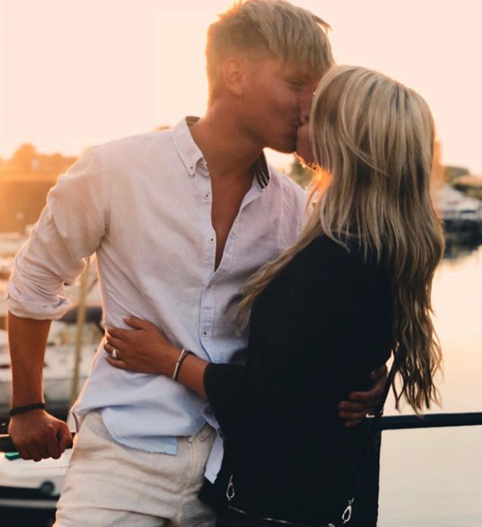 Kersverse ex-vriendin YouTuber Enzo Knol weer gelukkig in ...