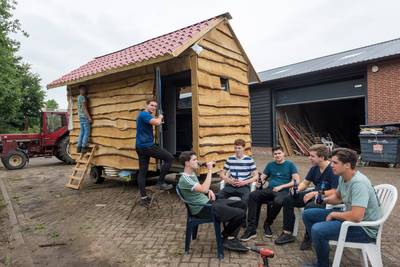 Geen Lloret maar ‘D’n Bruut’ voor vriendengroep