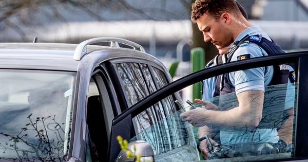 Grenscontroles voor Duitsland: twee weken quarantaine voor iedereen die uit Nederland komt - De Sten