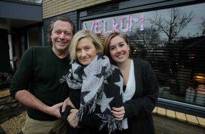 Simone moest acht keer gereanimeerd worden na een kattenbeet