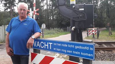 Gerben (61) grist rolstoelfietser weg voor aanstormende trein bij Ommen. Dit is zijn verhaal