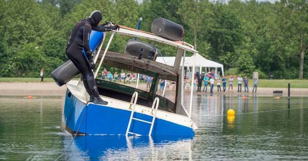 Slijk-Ewijkse plas met gezonken bootje 'nog mooier' - De Gelderlander