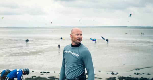 Dodelijk surfongeluk Zeeland: 'Plotselinge wind verraste veel kitesurfers' - Tubantia