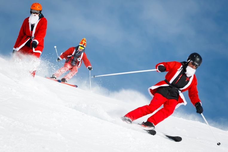 Foto S Meer Dan 2 600 Skiënde Kerstmannen Openen Skiseizoen Verbier Het Leukste Van Het Web