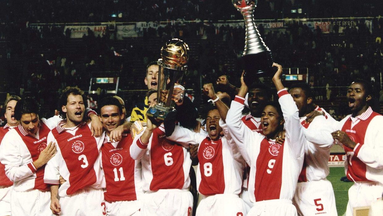 Ajax draagt officieel de titel wereldkampioen | Het Parool