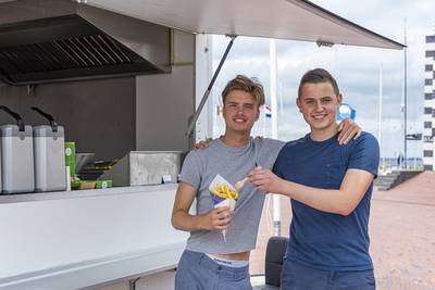 Frietkraam van jonge Bruse ondernemers staat alweer op Marktplaats