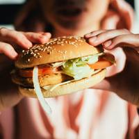 Big Mac, pizza of donut: zoveel kilometer moet je hardlopen om het er weer af te krijgen