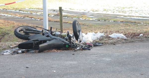 Bromfietser gewond na aanrijding in Geesteren, traumahelikopter ingezet