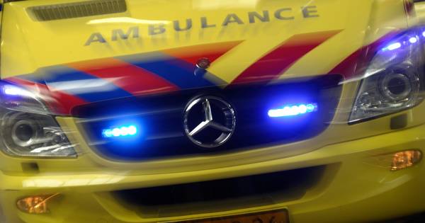 Motorrijder uit Driebergen overlijdt bij zeer ernstig ongeval op A12 bij Veenendaal, snelweg afgesloten.