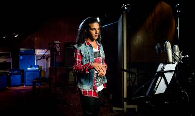 Jim van der Zee en huilende Ali B eren Mies Bouwman