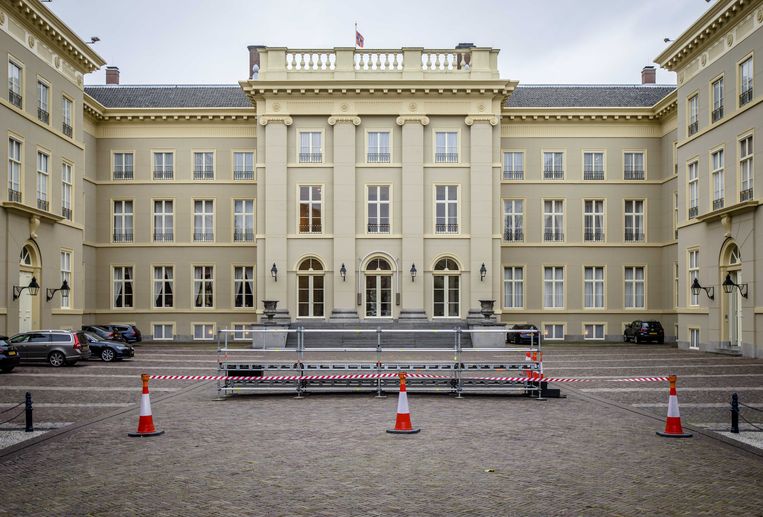 Graag sterke, slimme, niet-vastgeroeste bewindslieden - Trouw