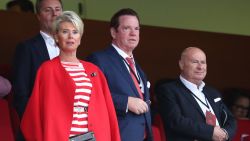 Etentjes, ­geheime vergaderingen en... de doos van Pandora: hoe topdiplomatie het voetbalcontract moet redden

