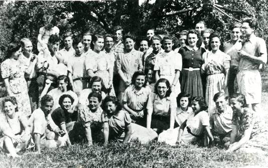 De Joods bewoners van het 'Palestinahuis' Voorburg in Elden bij Arnhem in 1942.