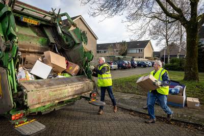 Suez vreest besmettingen: Oud papier niet meer opgehaald met vrijwilligers