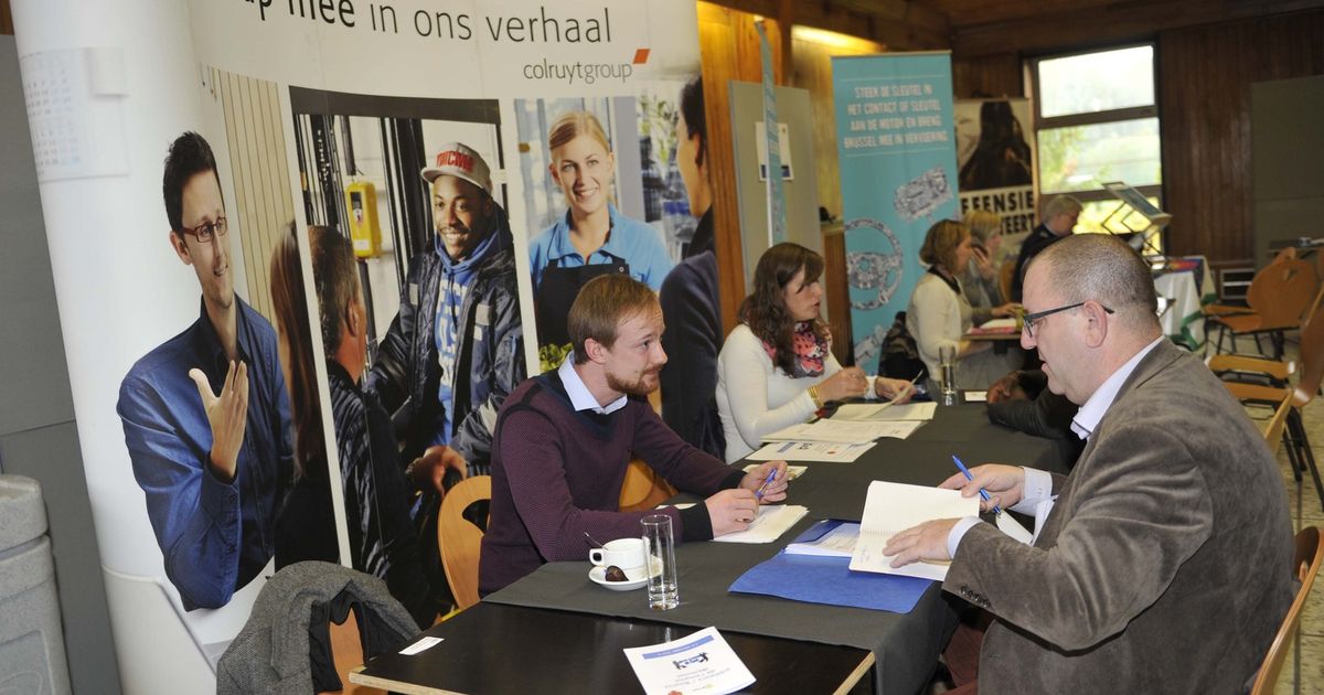 Werkzoekenden Solliciteren Tijdens Eerste Jobbeurs Wemmel