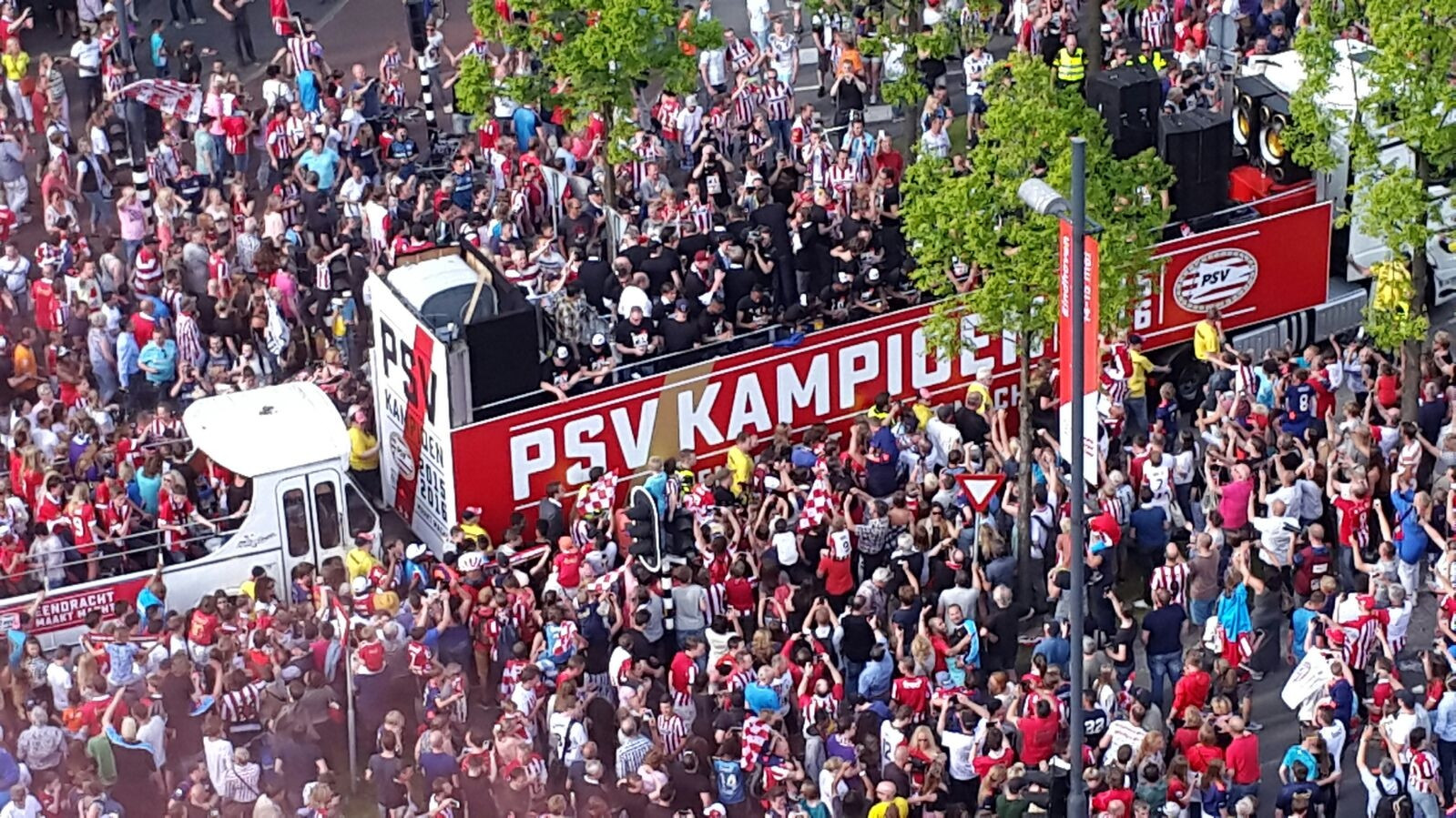 Kampioensfeest PSV goedkoper voor de gemeente Foto AD.nl