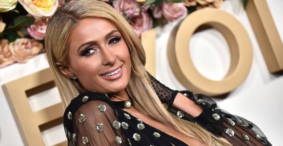 Na Kim Kardashian laat ook Paris Hilton haar eicellen invriezen: “Wees er op tijd bij”, zeggen experts