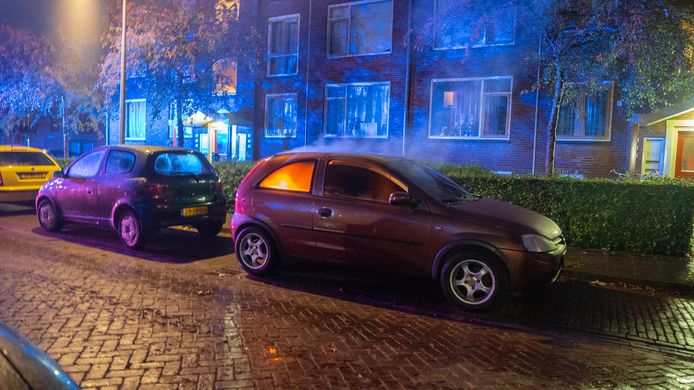 Opnieuw raak in Deventer: auto in brand, vermoedelijk ...