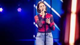 Zien de coaches iets in Amber haar Blind Audition?