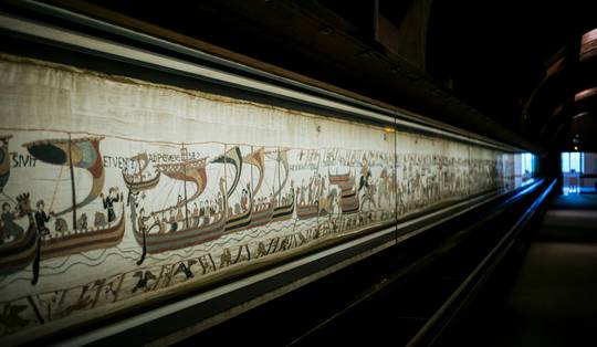 ‘Uniek moment’: beroemd Tapijt van Bayeux keert na bijna 1.000 jaar terug naar Engeland
