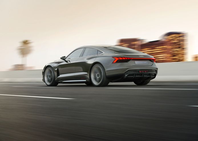 De e-tron GT (op Porsche Taycan-basis) krijgt 800 Volt-techniek