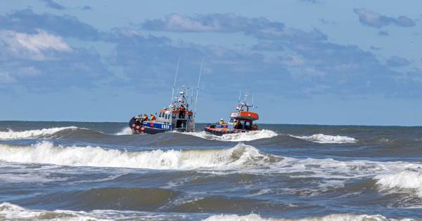 Get Wallpaper Bij Ameland In Zee Gevonden Lichaam Is Van Vermist Duits Meisje Free HD