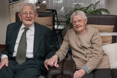 Arend (102) en Aaltje (100) zijn 'Nederlands Kampioen getrouwd zijn'