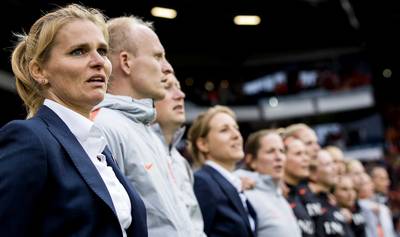 Wiegman looft Martens: 'Pure klasse, wat een goal'