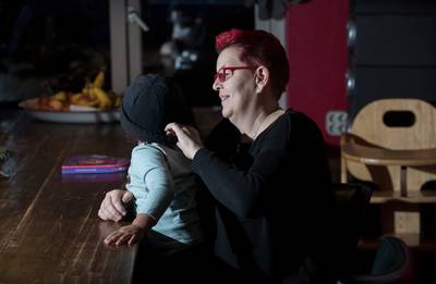 Pien is moeder van 50 kinderen: 'Als het nodig is, ben ik er voor ze'