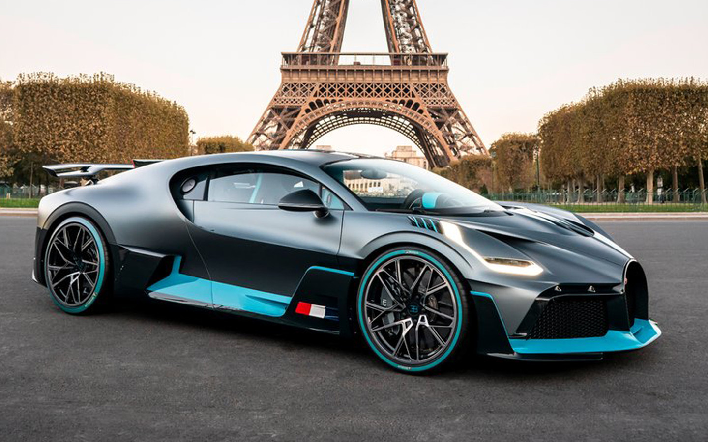 Nieuwste Bugatti kost vijf miljoen euro en is nu al uitverkocht | Foto