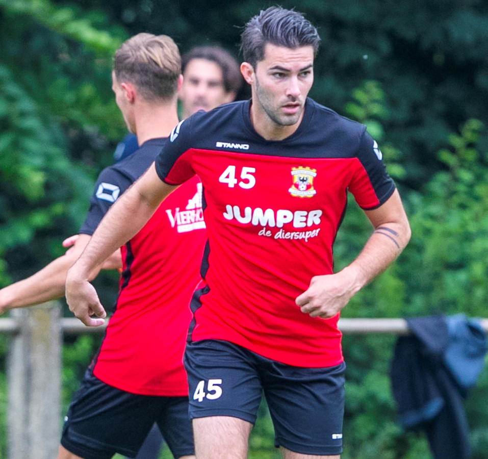 GA Eagles-voetballer Gino Bosz vader van een dochter ...