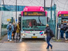 Buschauffeurs bezorgd nu passagiers weer voorin mogen instappen ‘Wij lopen méér risico op corona’
 