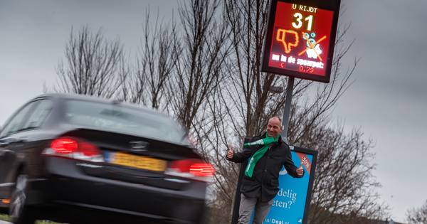 Snelheidsmeter Hooge Zwaluwe levert geld en langzamer verkeer op