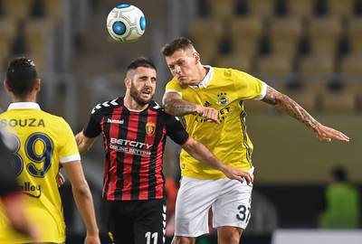 'Fener' zonder Van Persie onderuit in Macedonië