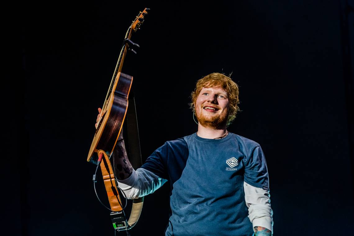 ‘Dit zal hem blijven achtervolgen’: Ed Sheeran speelt voorprogramma’s én krediet kwijt na Palestina-controverse