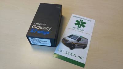 Nieuwe mobiel voor vrijwilliger dierenambulance na duik om kuiken te redden