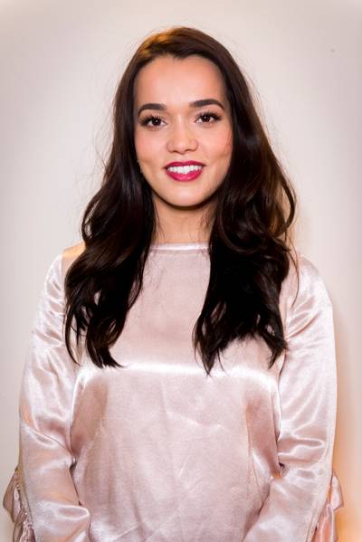 Bibi heeft huid zo glad als konijn en Douwe drinkt 'bloed' bij ontbijt